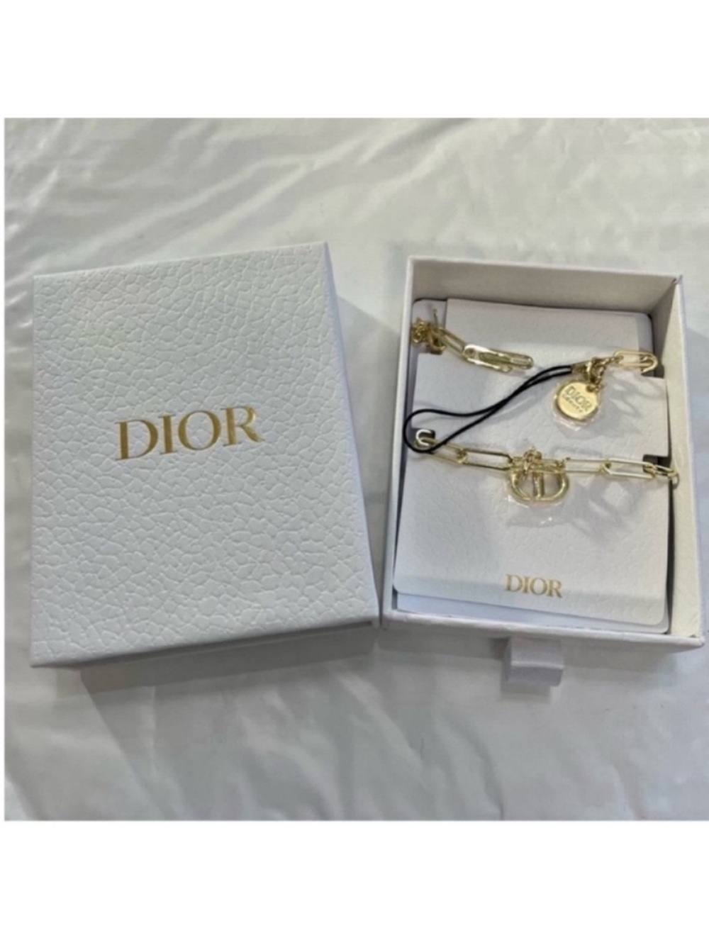 Dior beauty gift phone charm - Picture 4 of 10